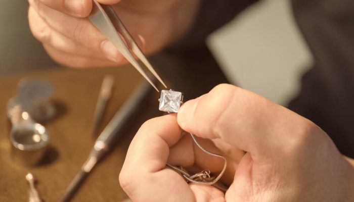 Czym właściwie jest biżuteria?